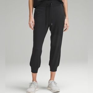 Lululemon High Rise Ready to Rulu Crop size 10